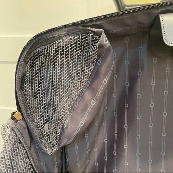 NWT 42” Garment Bag by Delsey - Picture 7 of 16